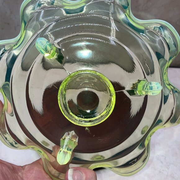 Vintage Fenton Vaseline Glass Green Wave Bowl 3 Toed Pedestal Amazing Glow 1930s - Picture 4 of 15